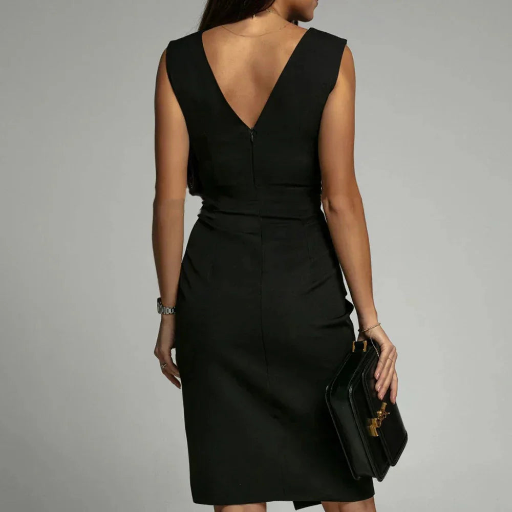 Robe mi-longue élégante Agathe en satin luxe - décolleté en V et détails fendus d