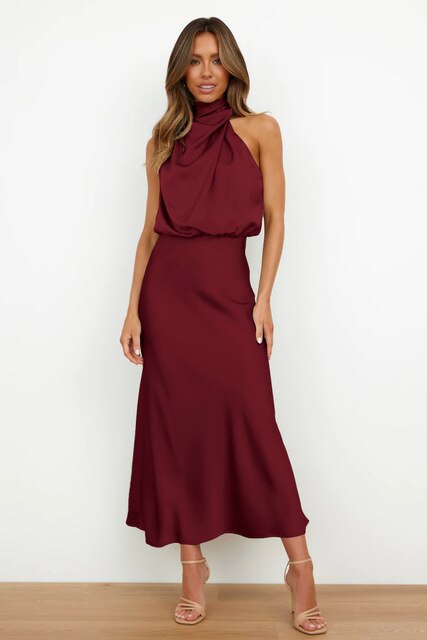 Robe cocktail élégante Aili en noir pour un look sophistiqué et élégant trave