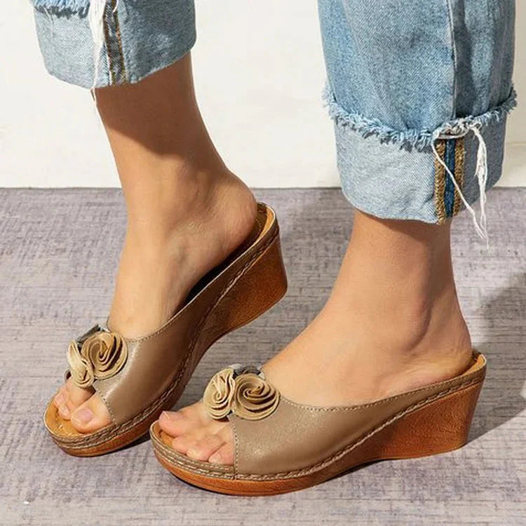 Sandales d'été florale kaki ajustables et pratiques travel bottle leak-proof