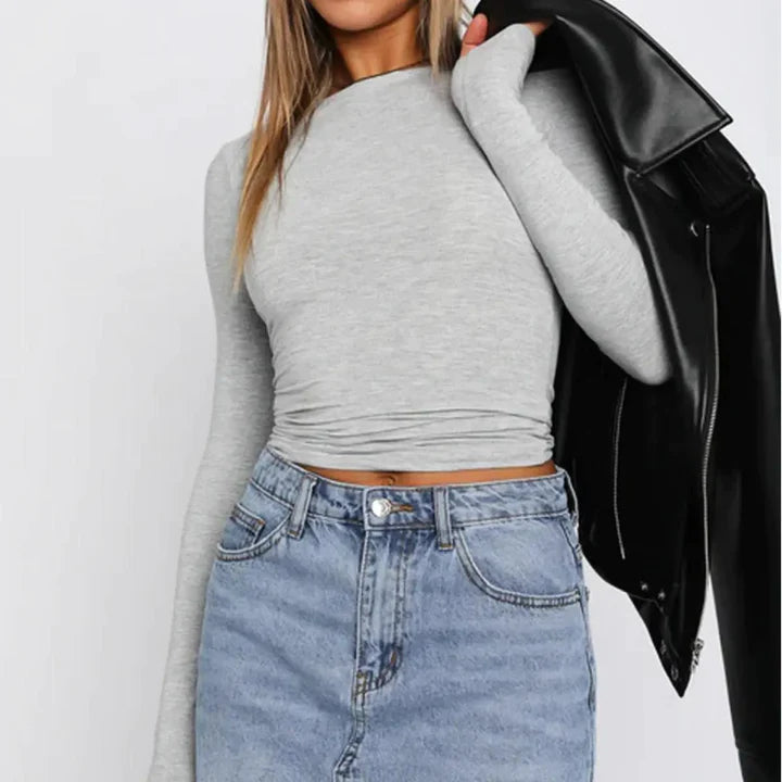 Top Slim Ana Le en Gris | Polyester de haute qualité, style chic et confortable d