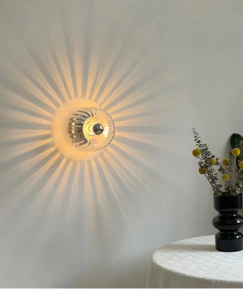 Applique Murale Nordique Bauhaus Soleil Doré - Éclairage Intérieur Original et Lumineux