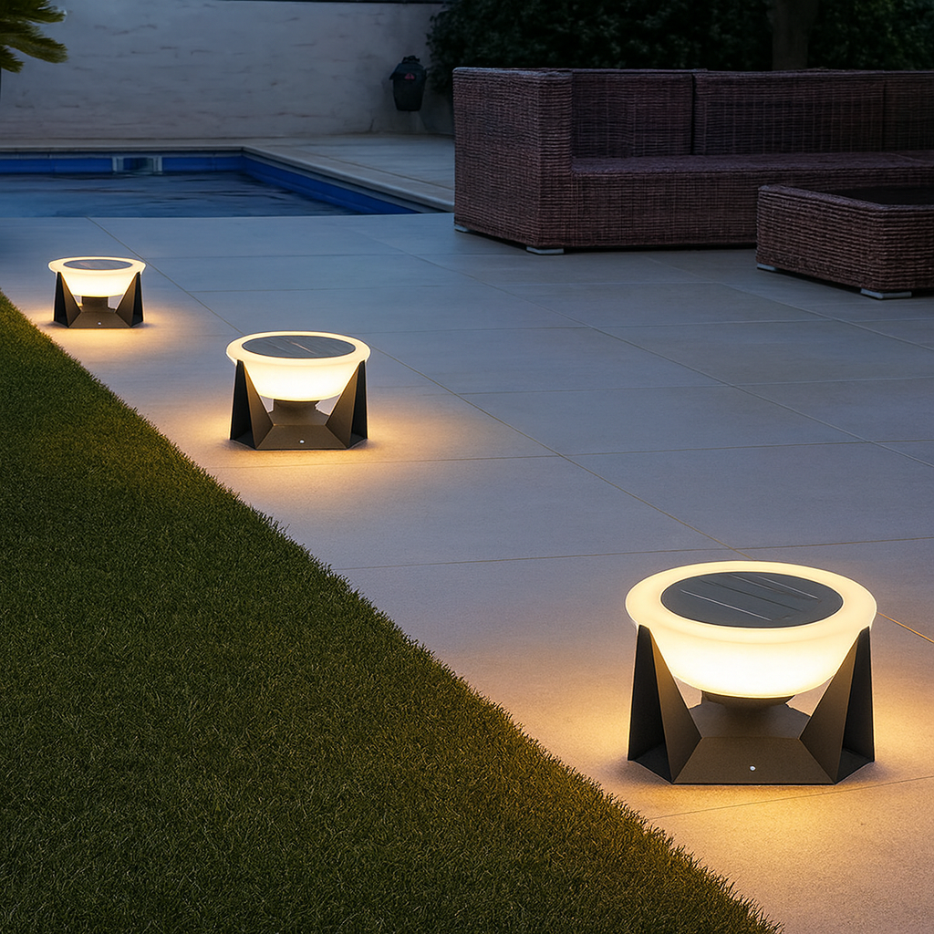 Solar patio lamp