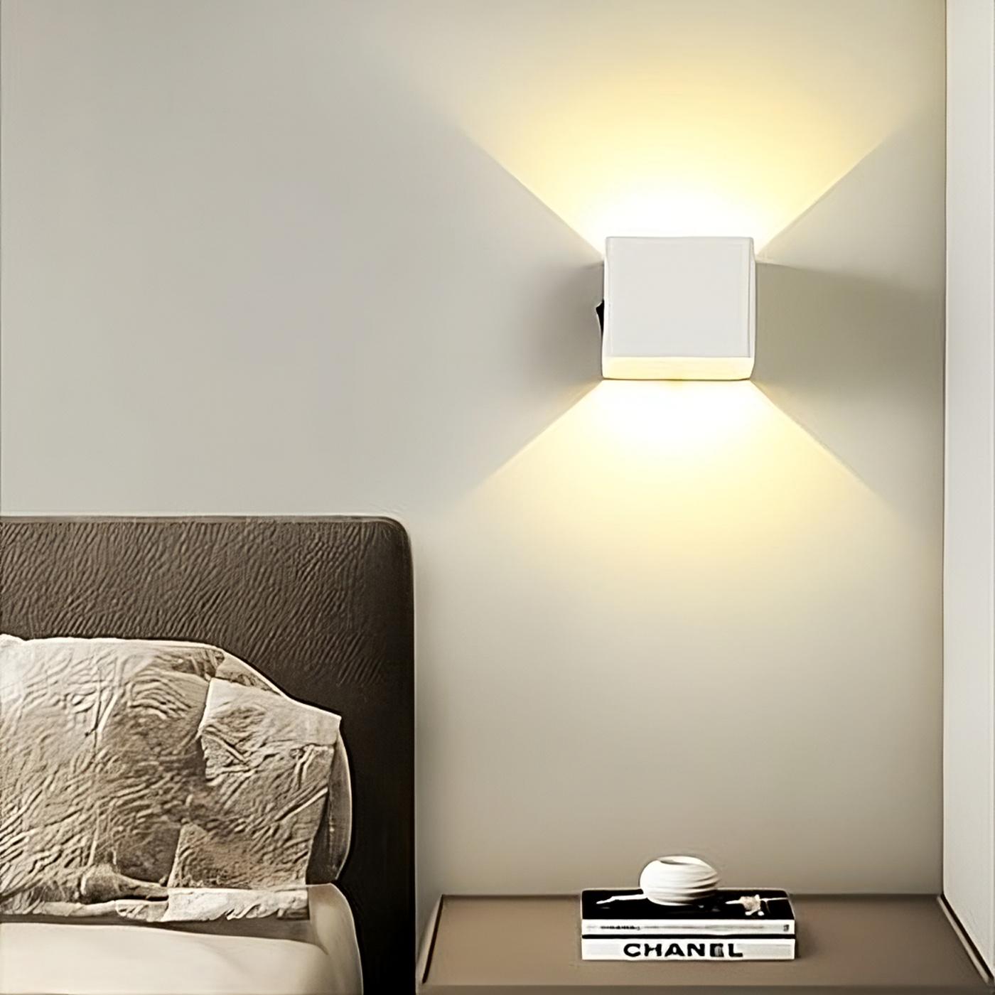 Applique Murale CubeLamp Blanc - Lampe Design LED Polyvalente travel bottle l