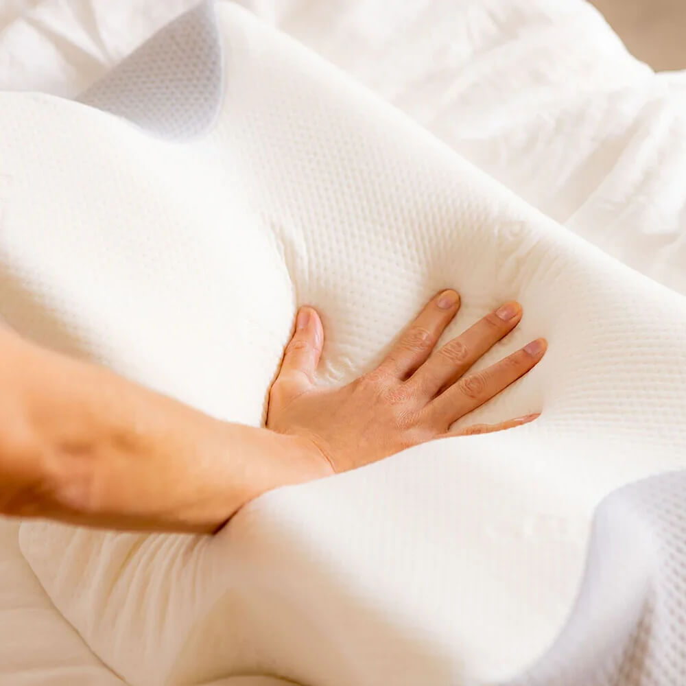 Oreiller Ergonomique DreamEase - Conçu pour un Sommeil Réparateur travel bott
