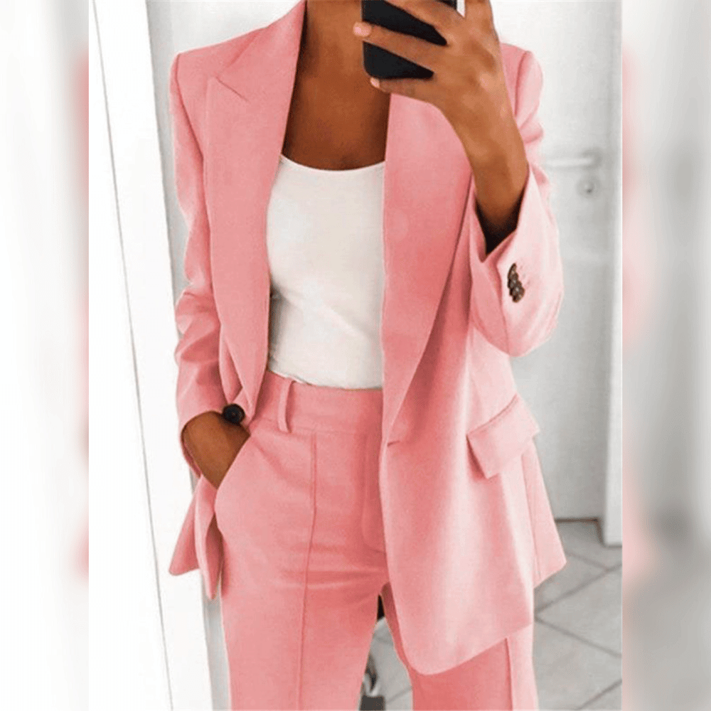 Blazer élégant rose, coupe flatteuse et polyvalent pour femmes travel bottle