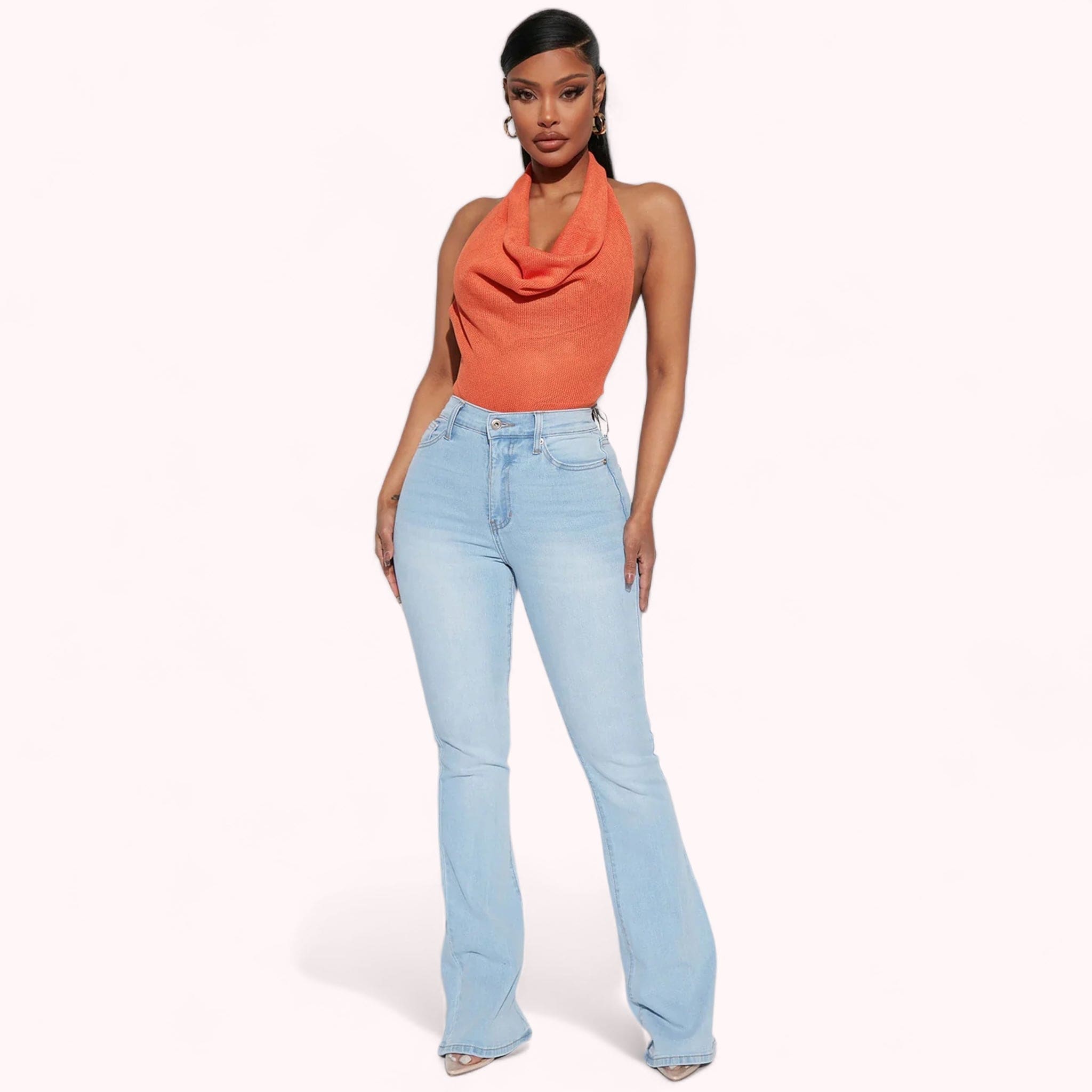 Jean femme taille haute courbe lift en bleu clair, denim de qualité, confort maximal pour une silhouette définie
