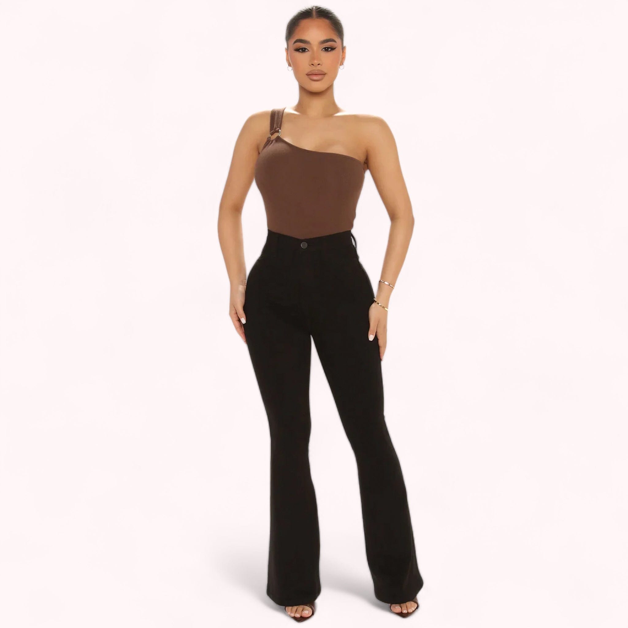 Jeans premium taille haute courbe lift pour femme, denim de qualité, coupe flatteuse, silhouette définie
