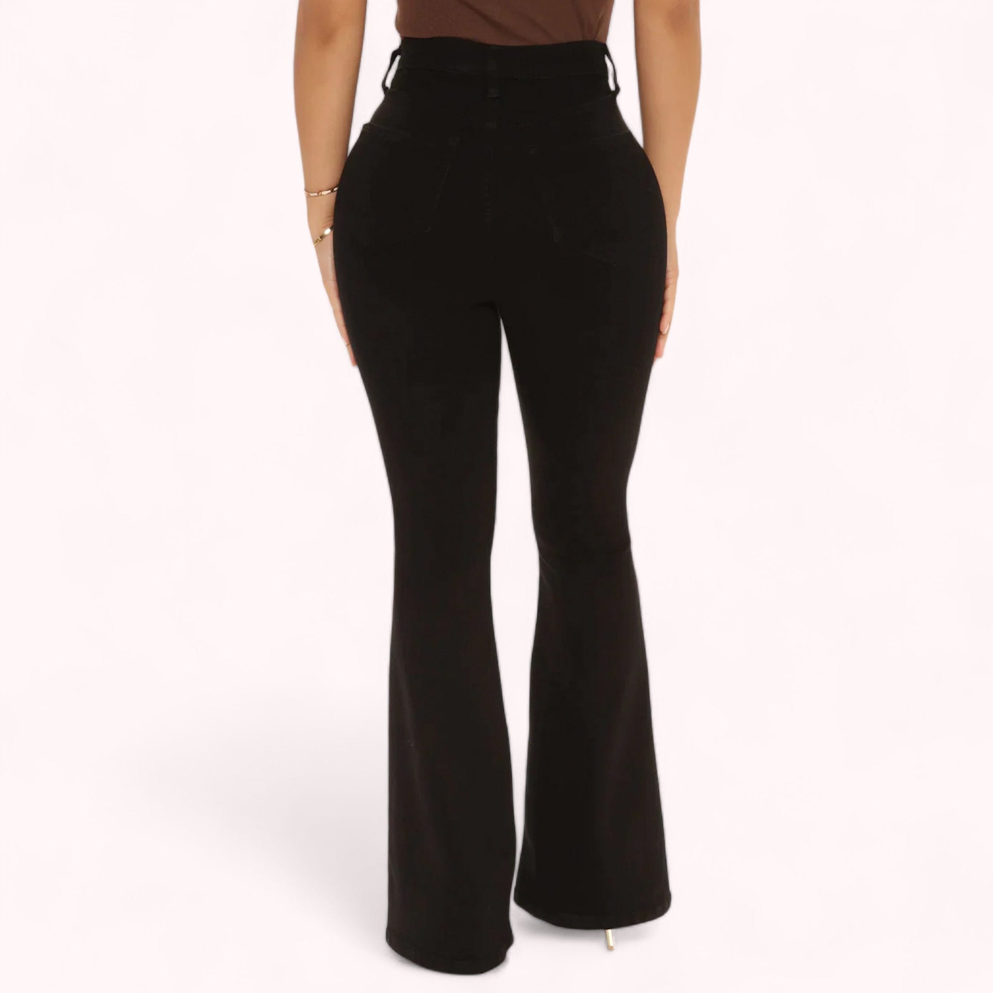 Jeans premium taille haute courbe lift pour femme, denim de qualité, coupe flatteuse, silhouette définie