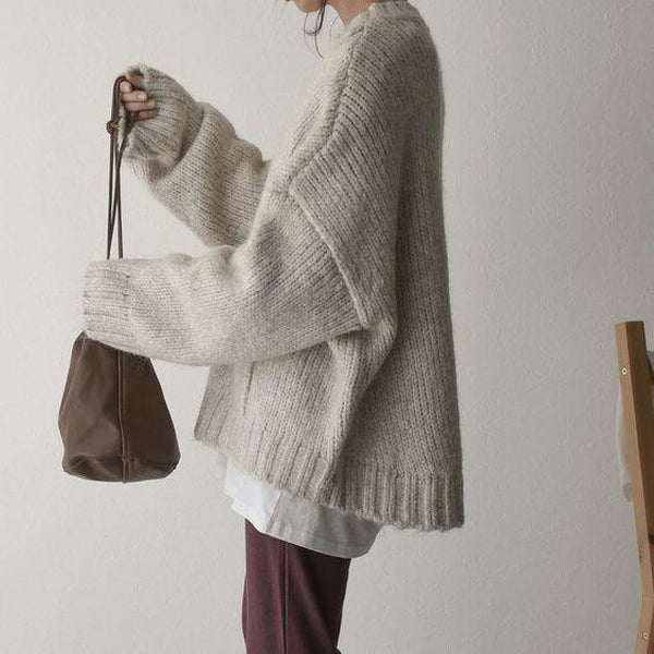 Pull oversize Lily en tissu doux et élégant pour un look luxueux et confortable.