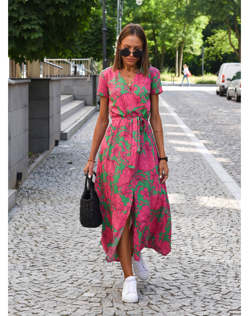 Robe midi Liora à col en V et imprimé floral en Rose | Coupe flatteuse et design classique