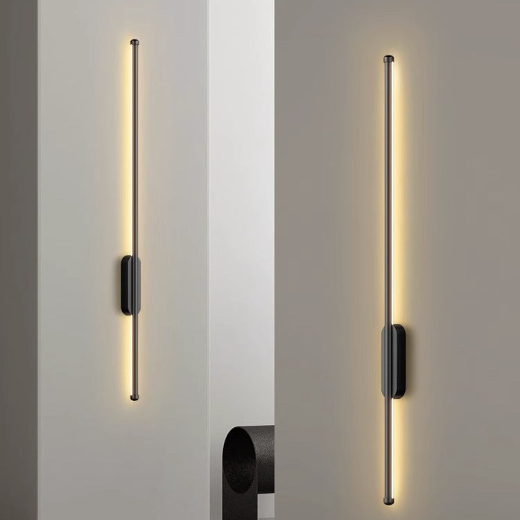 Linear wall light