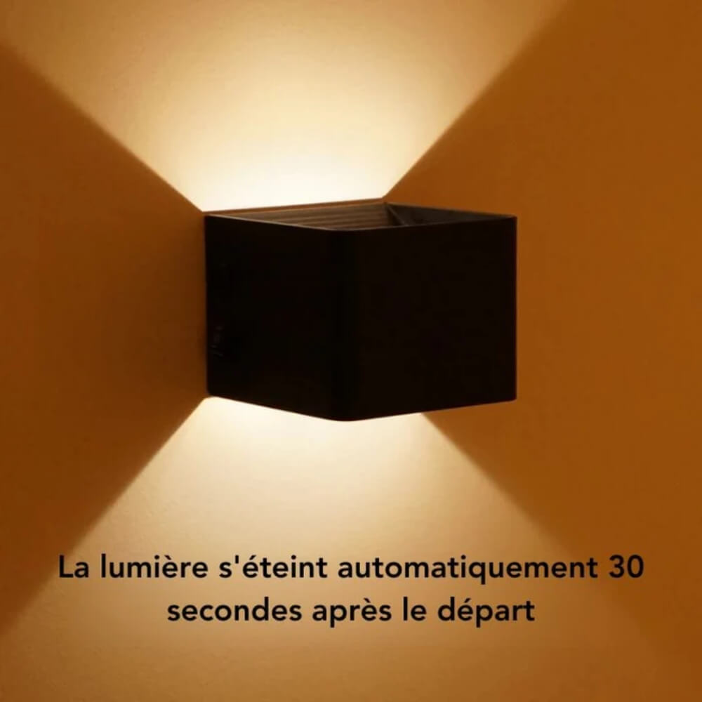 Applique Murale Luxueuse Lumina avec lumière rgb et design élégant travel bot