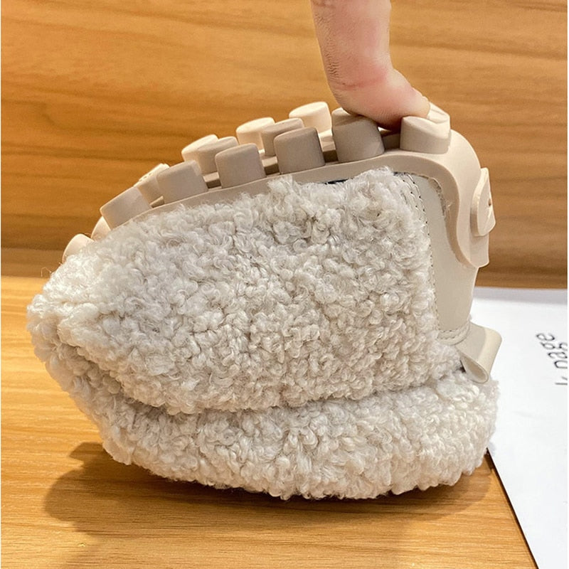 Pantoufles en peluche mi-chaussures par JUBILISTO - Confort ultime et style élégant