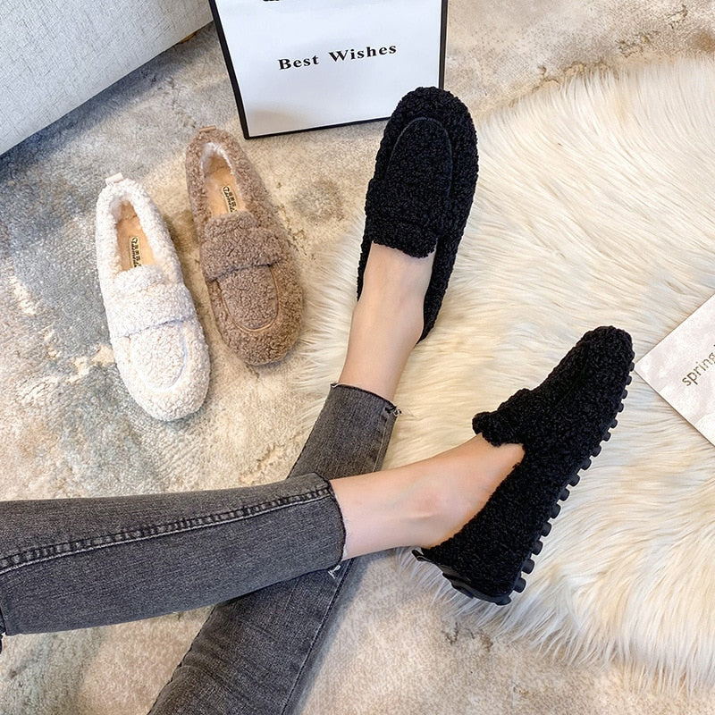 Pantoufles en peluche mi-chaussures par JUBILISTO - Confort ultime et style élégant