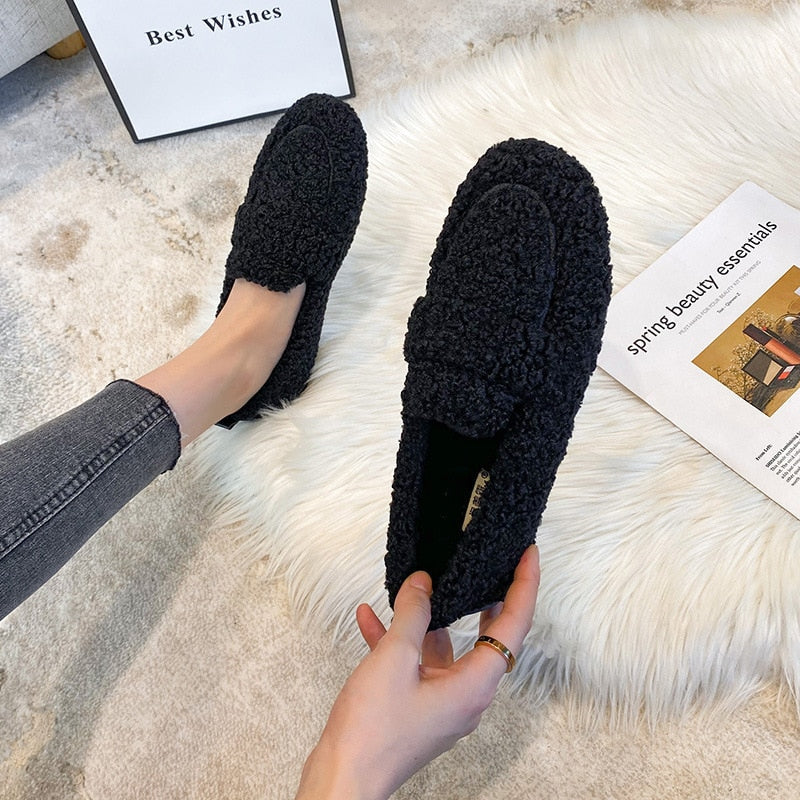 Pantoufles en peluche mi-chaussures Noir par JUBILISTO - Douceur et confort inégalés