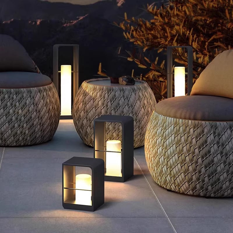Solar lawn lamps