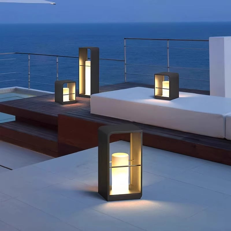 Solar lawn lamps
