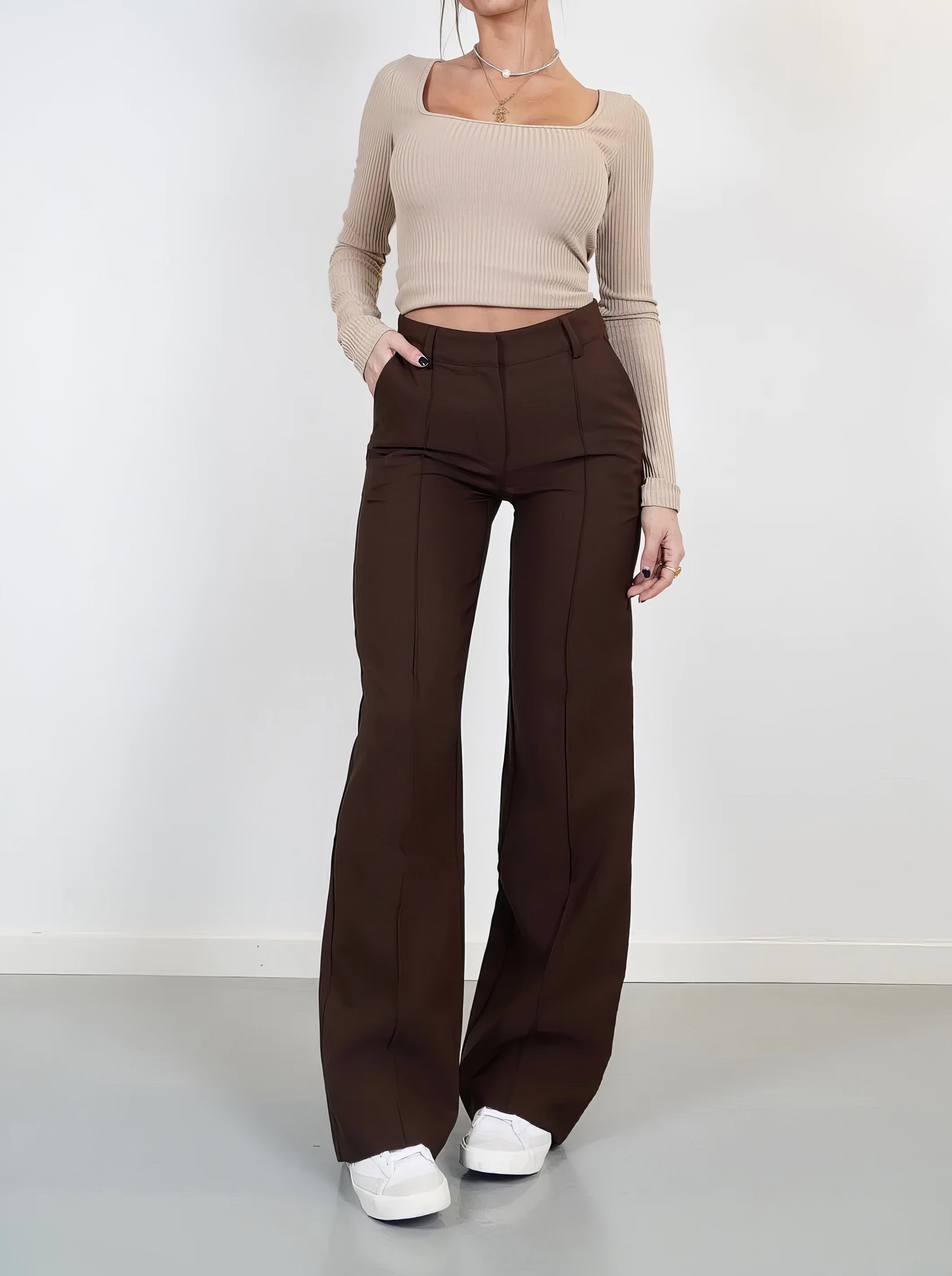 Pantalon élégant marron taille haute - Style polyvalent et qualité supérieure dog