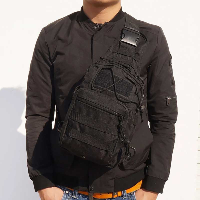 Sac à Bandoulière 50L - Qualité Militaire, Idéal pour la Randonnée avec Bandoulière Confortable