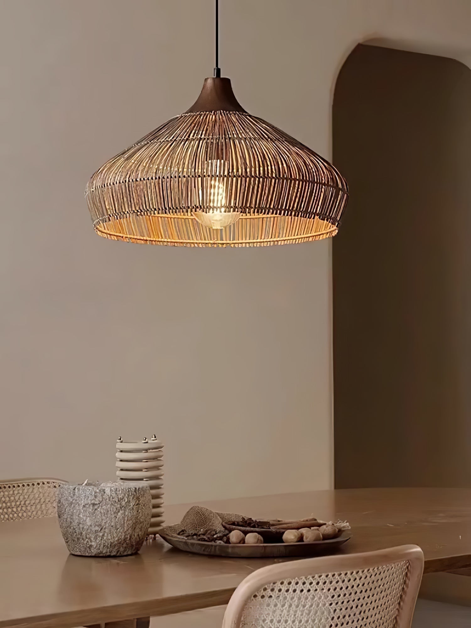 Hanging lamp in wicker and rattan