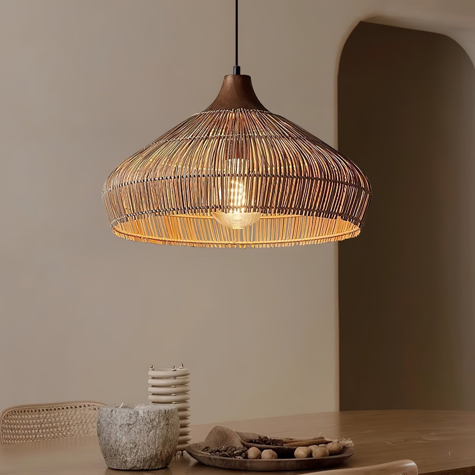 Hanging lamp in wicker and rattan